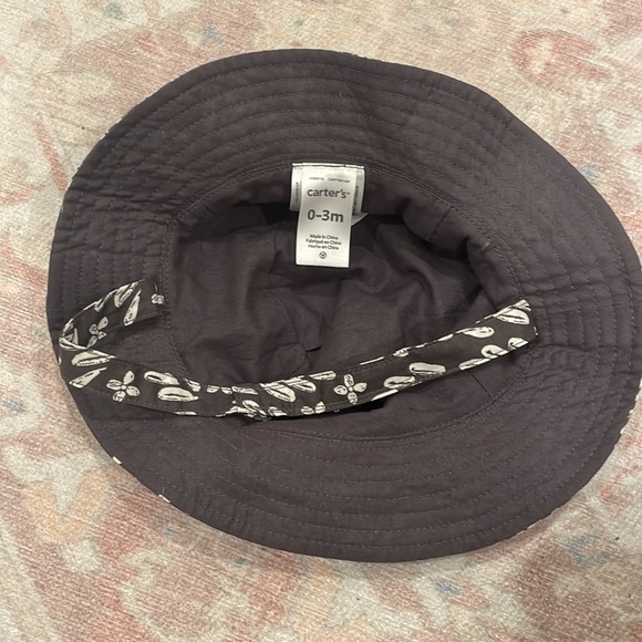 Carter’s Gray and off white boy bundle set - Picture 14 of 14